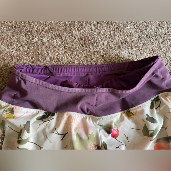 Oiselle Toolbelt Roga shorts. Size 4. Five pockets! - Picture 3 of 5